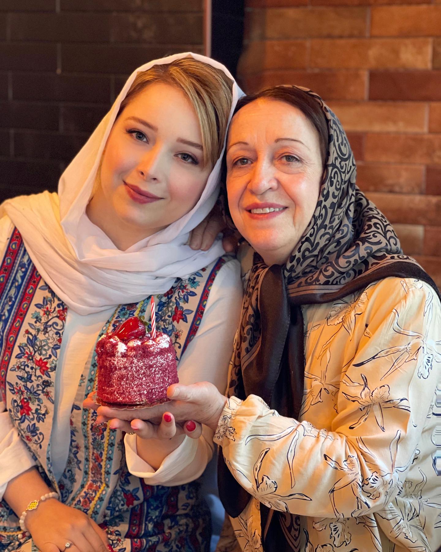 ثمین و مادرشون